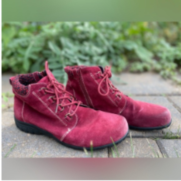 Proper RED Suede Flat Ankle Boots, 8 Fall Sale - Picture 2 of 7
